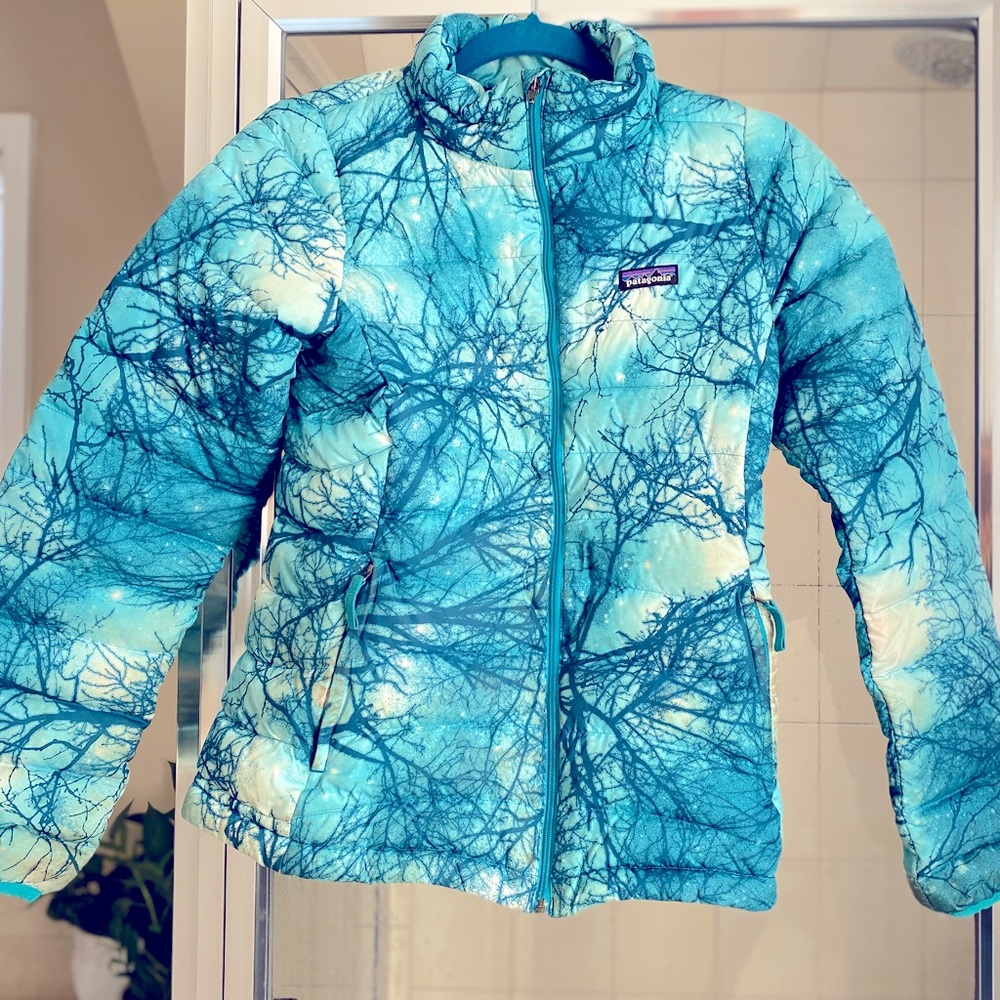 ❤️ Girls XL 14 Patagonia puffy jacket 🧥🦚